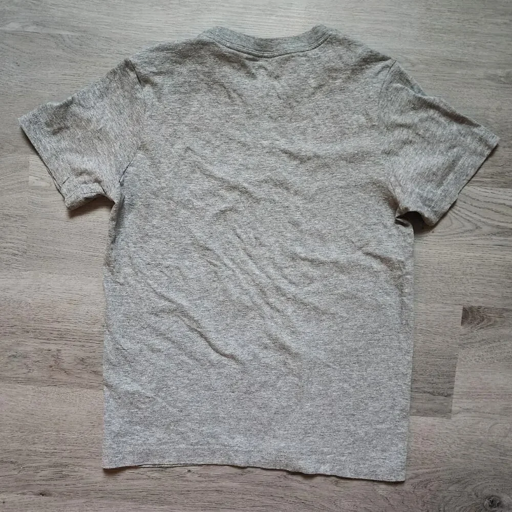 Nike Boy's Grey Short Sleeve Elite Logo Crewneck Pullover Casual T-Shirt Medium